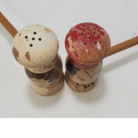 VTG Salty & Peppy Wooden MCM Salt & Pepper Shakers 4" Chef Hat  W/ 14" Handles - Picture 5 of 5
